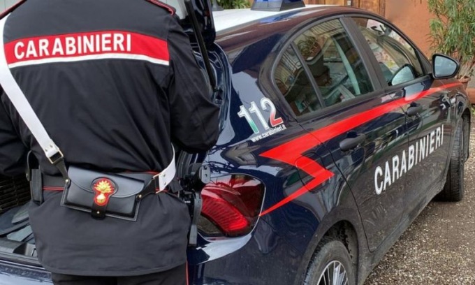 Auto fuori strada: ferito conducente mantovano