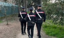 In un ex sfogo dei fumi i carabinieri trovano oltre 40 grammi di hashish