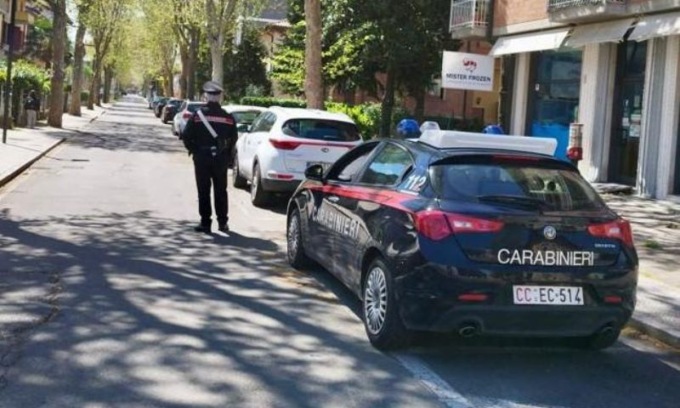 Nasconde la droga negli slip ma è inutile: denunciato dai Carabinieri