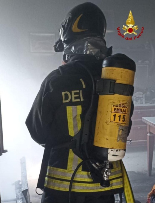 Incendio nell’isola ecologica di Albinea