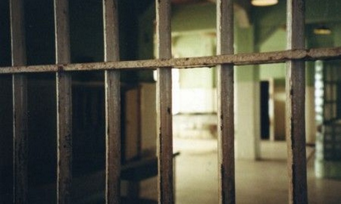 Per violenza contro la ex compagna rifiuta il braccialetto: torna in carcere