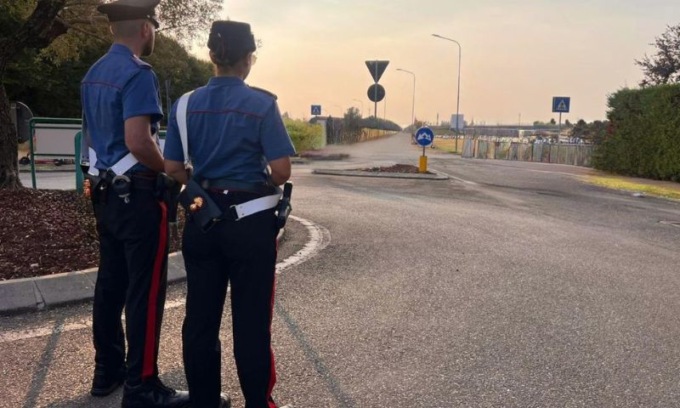 Tutti i giorni sotto l’effetto dell’alcol picchia la moglie: disposti gli arresti domiciliari e il braccialetto elettronico