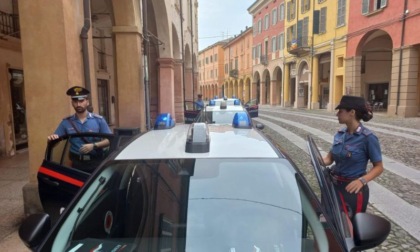 In venti giorni evade per sei volte dagli arresti domiciliari: lo riportano in carcere