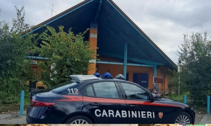 Chiede l'elemosina davanti ad un Centro commerciale ma è gravato da un ordine di carcerazione di oltre tre anni