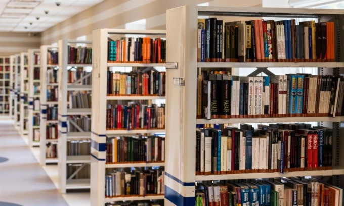 Per ben due volte ladro ruba all’interno della biblioteca comunale