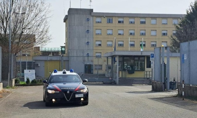 Maltratta e minaccia la madre e il patrigno sotto l’effetto della droga: arrestato