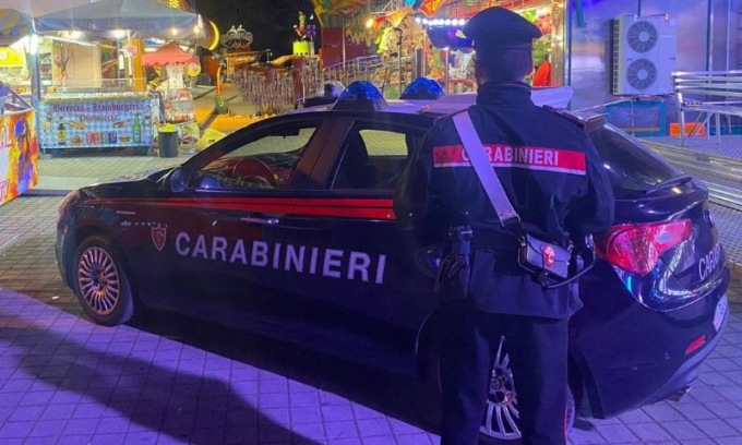 Minore rapinato alle giostre