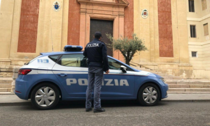 Rubano in un negozio di profumi ma sono subito fermati dalla Polizia di Stato