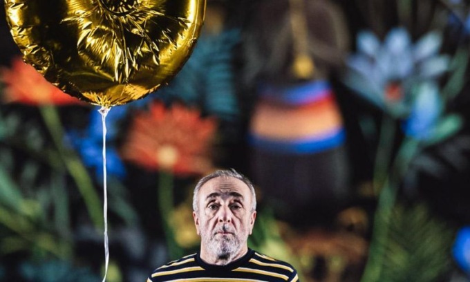 Silvio Orlando torna al Teatro Ariosto con “Ciarlatani”