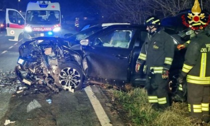 Auto invade la corsia opposta: morta una donna di 85 anni