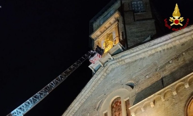 Omaggio alla “Madonna dorata” della Cattedrale