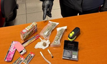 Denunciato giovane pusher: con sé marijuana e hashish