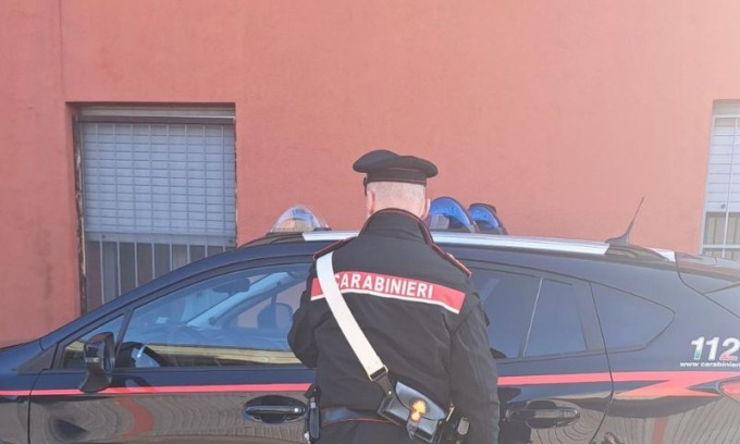 Manomette contatore del gas e si allaccia abusivamente: denunciato dai Carabinieri