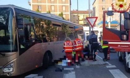 In via Turri bus travolge un ragazzo su monopattino: morto un trentenne