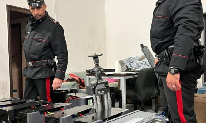 Raid di furti in diverse aziende: Carabinieri restituiscono ulteriore materiale anche in altre province