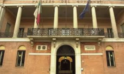 Davanti alla Prefettura di Modena presidio dei lavoratori reggiani industria alimentare per rinnovo contratti