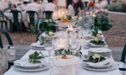 Cena rigorosamente in bianco per la Gran contessa Matilde