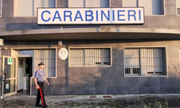 Ubriaco e con coltello: denunciato un modenese