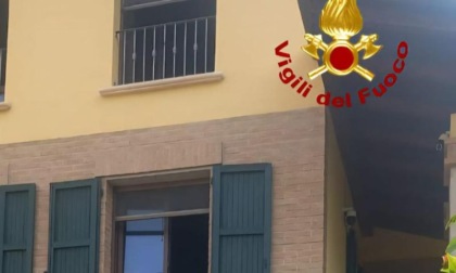 A fuoco un appartamento: due persone restano intossicate