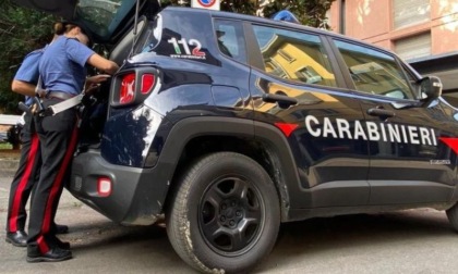 Ripreso dalle telecamere mentre tenta il furto in una abitazione