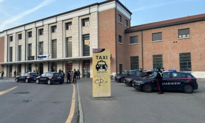 In Piazzale Marconi con un coltello