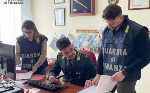 Dichiarava redditi esigui: i finanzieri gli sequestrano beni per oltre 13 milioni di euro