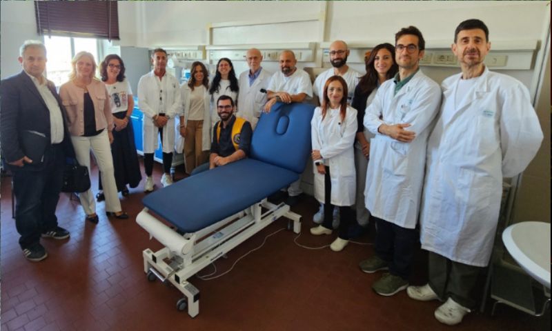 Due lettini in dono alla Reumatologia