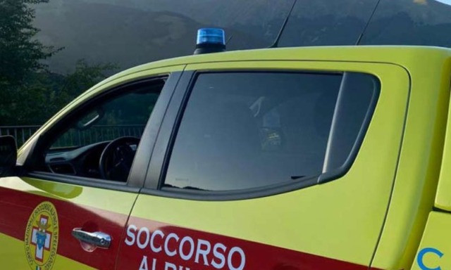 Perde il gruppo durante una escursione e attiva i soccorsi