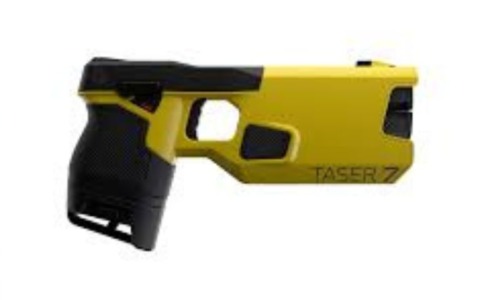 Muore dopo l’uso del taser da parte della Polizia di Stato