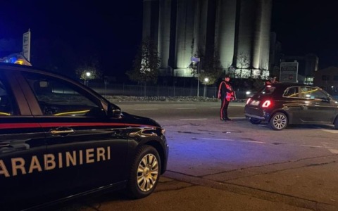 Furto sospetto di una borsa e una lite in centro storico: denunciato giovane marocchino