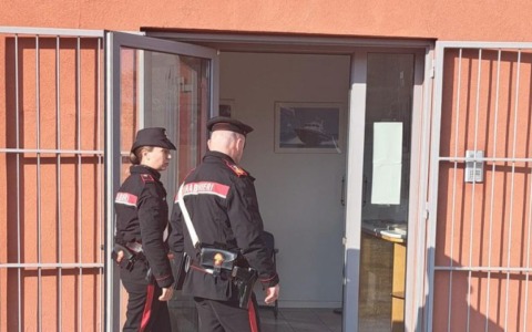 Divieto di avvicinamento per marito violento