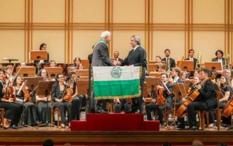 Il maestro Riccardo Muti ha ricevuto il “Primo Tricolore”