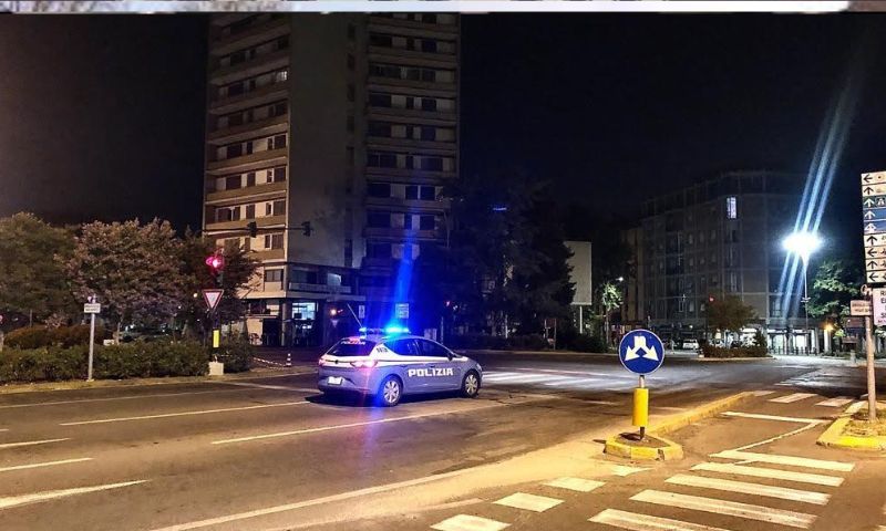 Getta sassi sulle auto in transito: denunciato un 33enne
