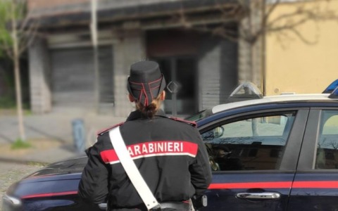 Attiva utenza elettrica con l’identità della figlia con cui ha chiuso ogni rapporto : denunciata donna di 64 anni
