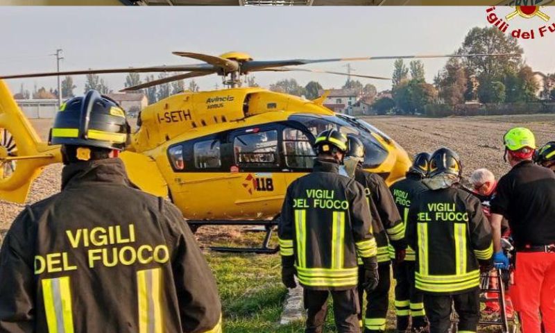 Scontro tra tre auto: una persona è grave