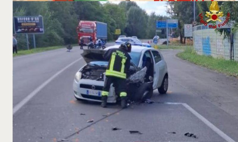 Scontro frontale in via Inghilterra: un ferito