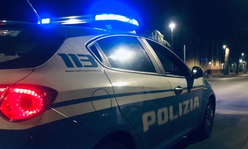 Tenta di rubare all’interno di un’auto ma viene scoperto dalla Polizia di Stato