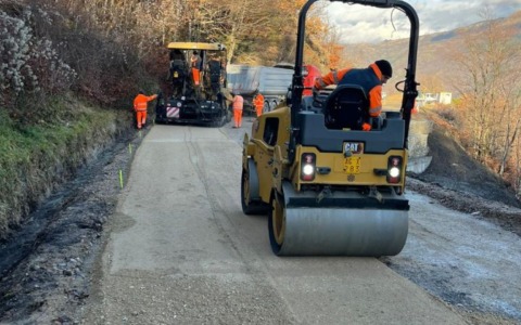 A meno di un mese dal cedimento, la Provincia riapre la SP 91 a Vaglie di Ventasso
