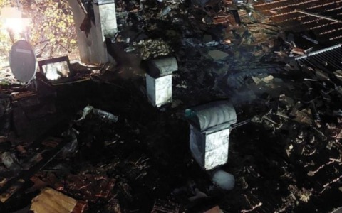 Incendio nel sottotetto di una abitazione