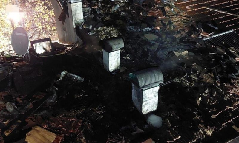 Incendio nel sottotetto di una abitazione