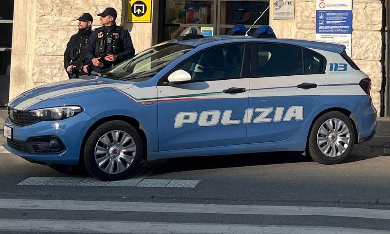 All’interno di una sala  slot con documenti falsi e hashish