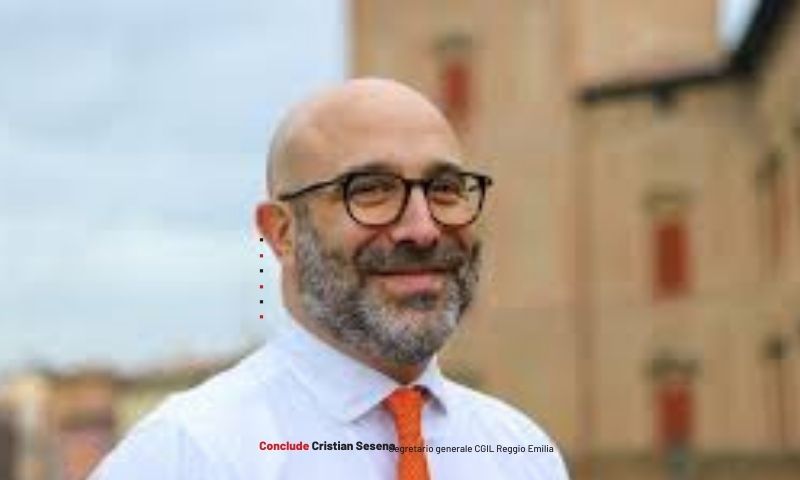 Sdegno e rabbia per l’incendio della Casetta di Natale: la condanna del sindaco