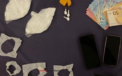 Pusher pedinato e arrestato per spaccio di sostanze stupefacenti