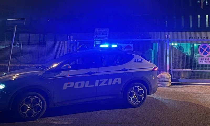 Minaccia di morte e picchia ripetutamente la moglie: in carcere 39enne