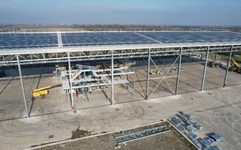 Refutura è una realtà: entrato in funzione il primo impianto fotovoltaico