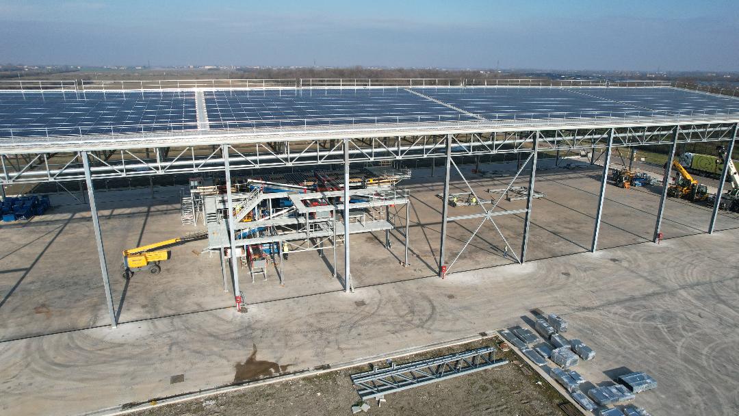 Refutura è una realtà: entrato in funzione il primo impianto fotovoltaico