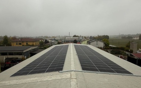 Allacciato il primo impianto fotovoltaico della  Cer Refutura