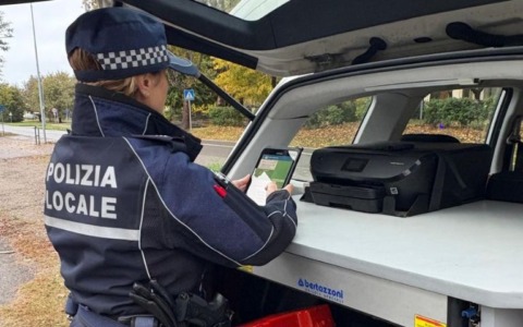 Controlli sulla copertura assicurativa delle auto: sequestrati 12 mezzi in tre giorni