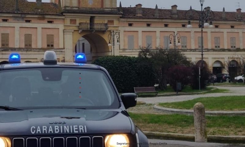 Rende la vita della madre in un inferno per la richiesta di soldi: applicato il divieto di avvicinamento