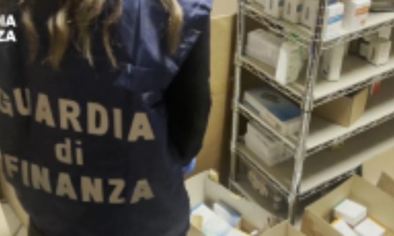 Sequestrati oltre sessanta mila medicinali posti abusivamente in vendita